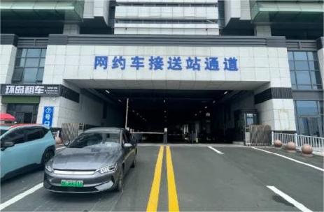 7月15日，威海站網(wǎng)約車接送站通道啟用！